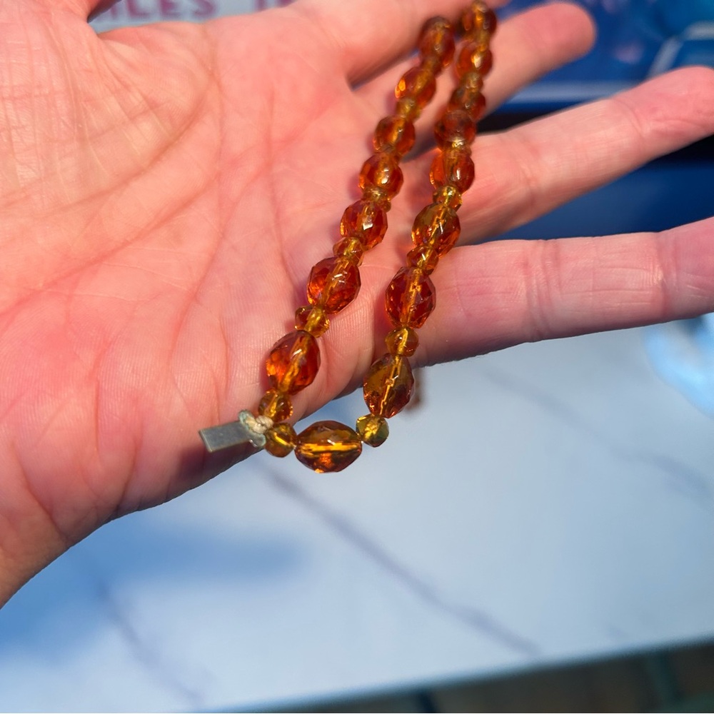 Elegant Amber Beaded Necklace - Picture 7 of 10